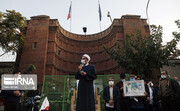 تجمع الالاف امام السفارة الفرنسية فی طهران احتجاجا على الاساءة للرسول الاكرم (ص)