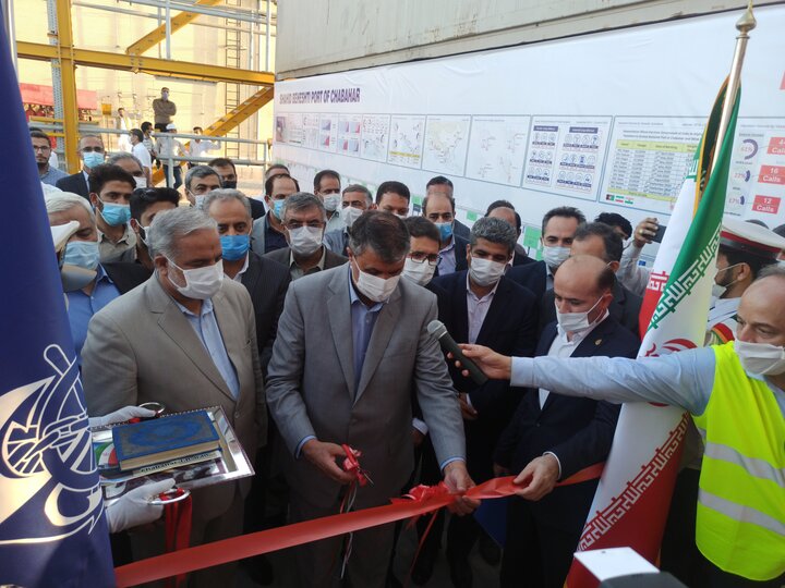 وزیر راه وشهرسازی ۲۴ پروژه در بندرچابهار را کلنگ‌زنی و افتتاح کرد