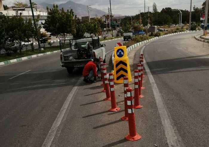 ۵۰۰ تابلو راهنمایی و علائم ترافیکی در شهر دماوند نصب و تعویض شد