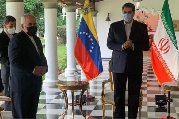 استقبال گرم و صمیمانه مادورو از ظریف