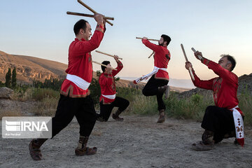 La danse folklorique des Kormanj au nord-est d'Iran