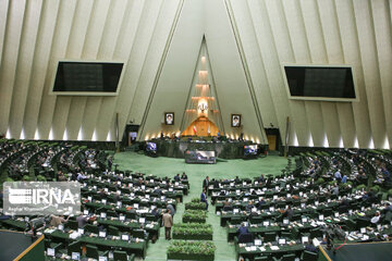 نمایندگان مجلس: آذربایجان از انقلاب و ایران جدا نمی‌شود