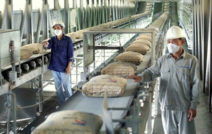 ۳۴۵ هزار تن سیمان از گمرک دوغارون به افغانستان صادر شد