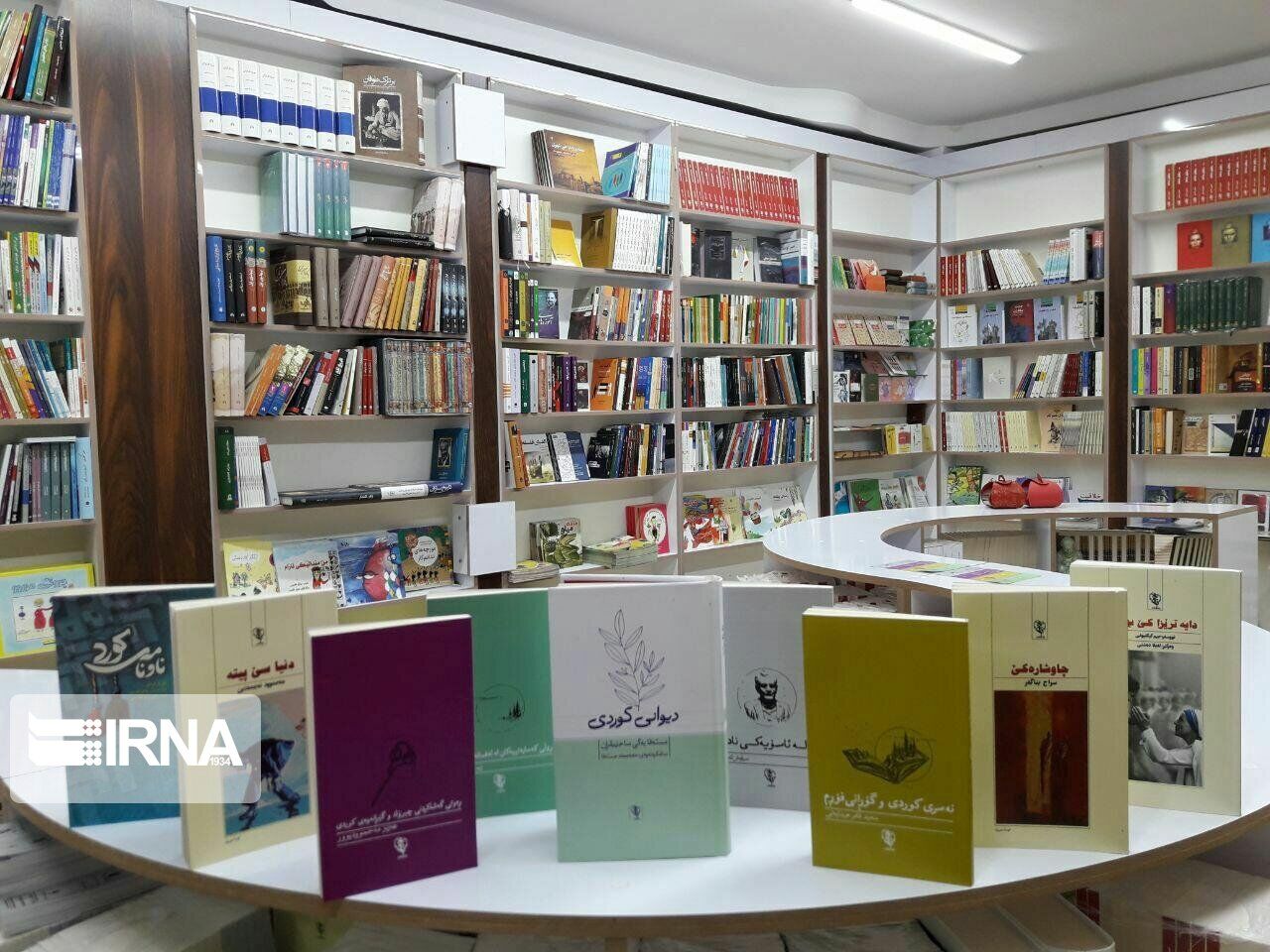 مردم گلستان در طرح پاییزه هفت هزار جلد کتاب خریدند