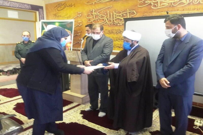 تجلیل از مروجان نماز و نواخته شدن زنگ کتابخوانی در مدارس آستارا