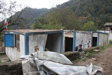 ریزش کوه و تخریب مدرسه در آستارا‎