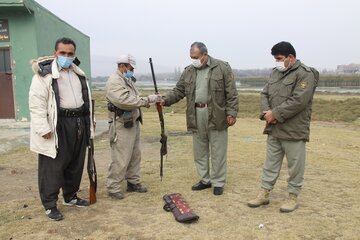 ۲ شکارچی کهنه‌کار مهابادی با شکار خداحافظی کردند