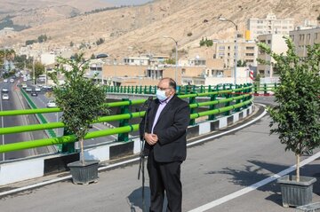 عضو شورا: سازه های پل و روگذر در شیراز مشکل ترافیک را حل نکرد 