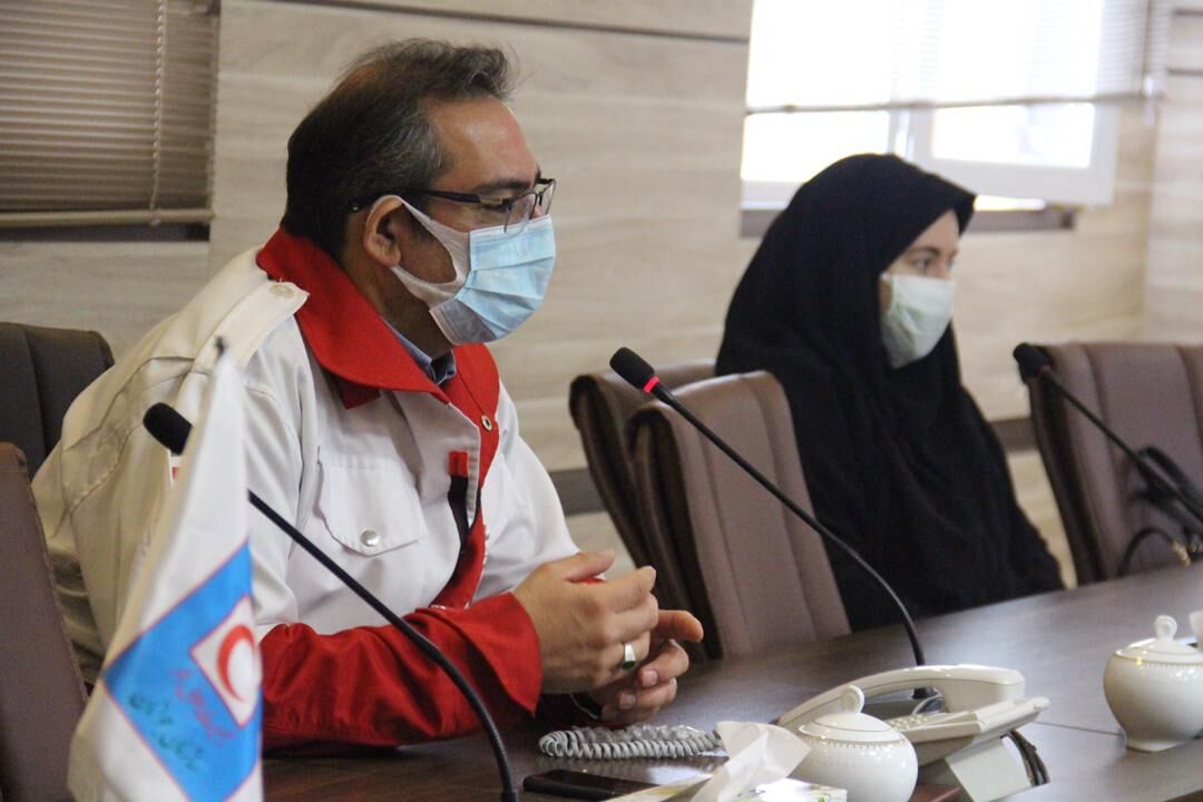 جوانان بشردوست هلال احمر قزوین برای ترویج کتابخوانی تلاش می‌کنند