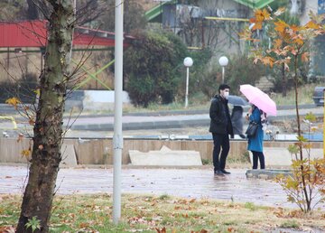 بارش باران تا فردا ظهر در تهران ادامه دارد