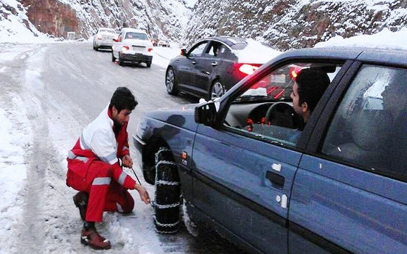 پلیس راه: تردد در سه گردنه همدان نیازمند زنجیر چرخ است