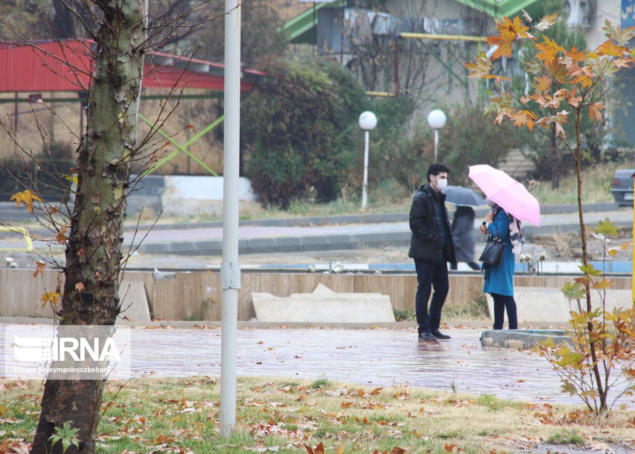 بارش باران تا فردا ظهر در تهران ادامه دارد