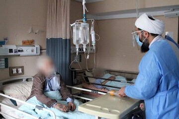  امام جمعه همدان: تبلیغ عملی طلاب جهادی، حضور در بیمارستان‌ها است