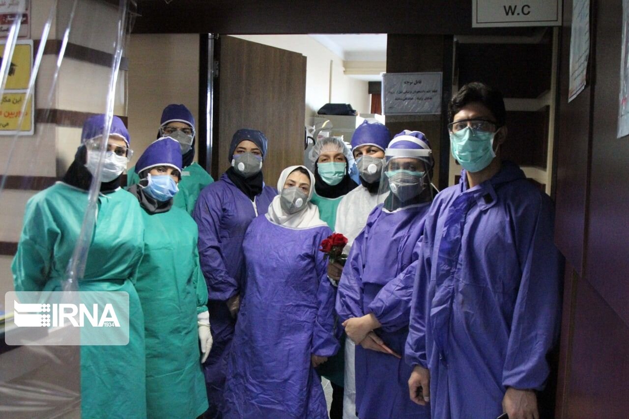 خانواده نیکوکار ۷۰۰ میلیون ریال به بیمارستان مهاباد کمک کردند