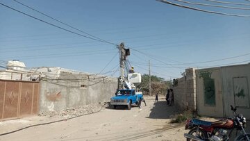 چابهار/برق رسانی به حاشیه نشینان مرادآباد