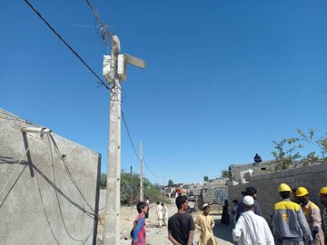 چابهار/برق رسانی به حاشیه نشینان مرادآباد