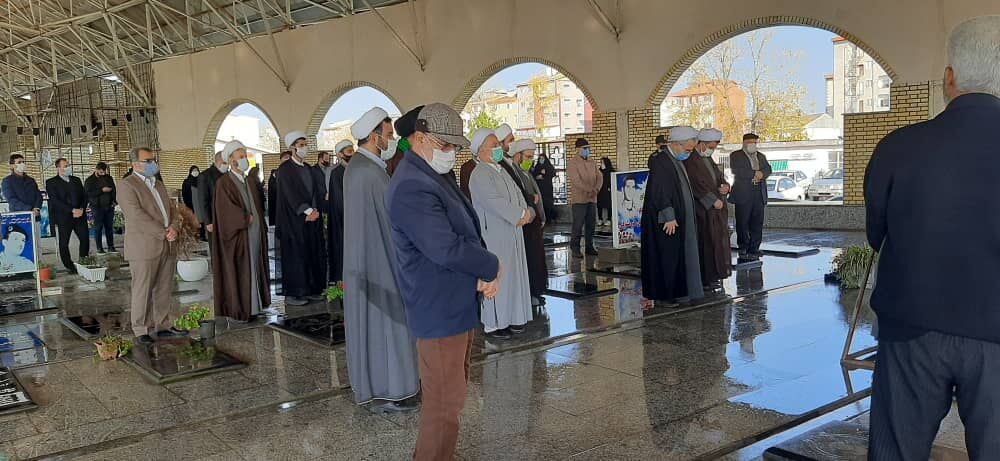 بانوان و فعالان فرهنگی انزلی دراعتراض به ترورشهید فخری زاده تجمع کردند