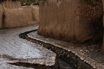 کوچه باغ تاریخی انجیلا سمنان