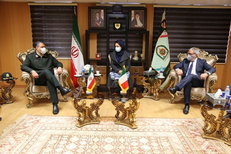 ایران اور اٹلی کی پولیس فورسز کے درمیان دو طرفہ تعاون بڑھانے کی ضرورت ایران اور اٹلی کی پولیس فورسز کے درمیان دو طرفہ تعاون بڑھانے کی ضرورت
