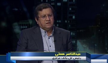 همتی: متغیرهای اقتصادی نوید ماههای بهتری را می دهد