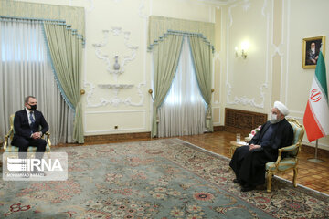 Azerbaijani FM meets with Iranian president