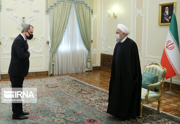 Azerbaijani FM meets with Iranian president