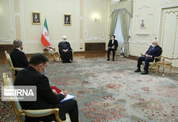 Azerbaijani FM meets with Iranian president