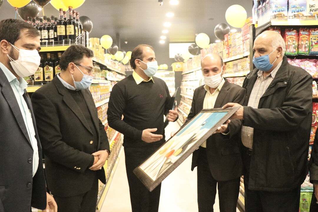 راه اندازی فروشگاهی در کرمان که همه کارکنانش معلول است