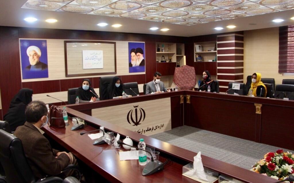 کتاب "زبان دراماتیک در گذر افسانه" در بوشهر رونمایی شد