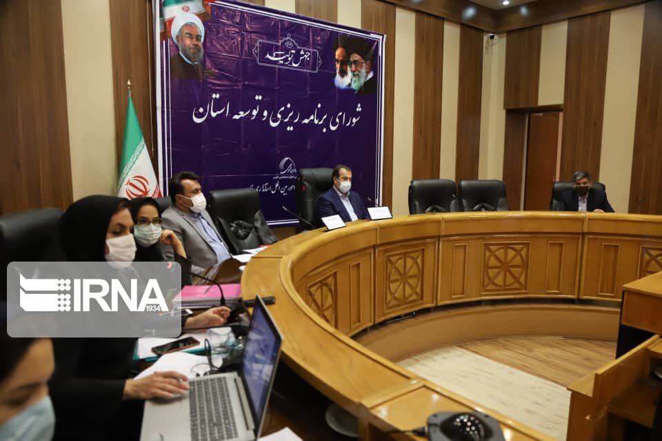 سایه بودجه ۱۴۰۰ بر نشست شورای برنامه‌ریزی و توسعه فارس