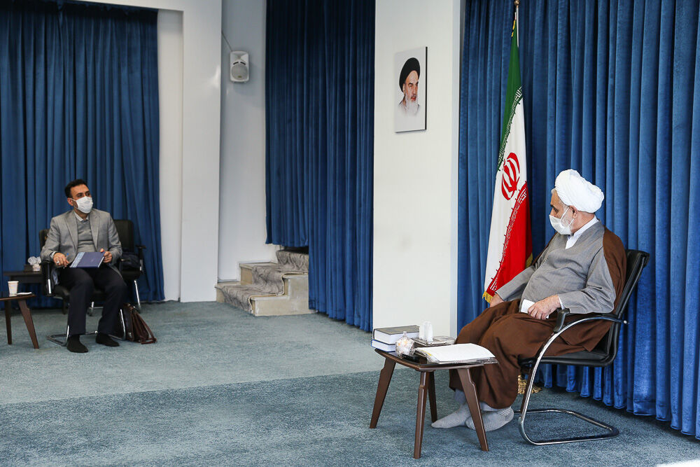 نگاه رهبری نسبت به جامعه نخبگانی کشور، قرآنی و دینی است