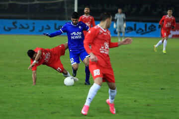 مسابقه فوتبال شهرخودرو مشهد و استقلال تهران