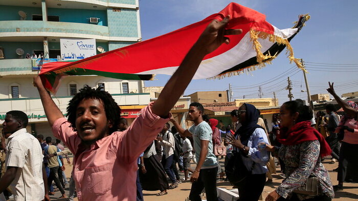 درگیری پلیس با تظاهرکنندگان در سودان/ ۳ تن کشته و ۱۰۰ تن زخمی شدند