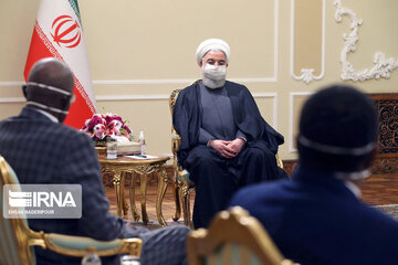 Rouhani receives credentials of seven new envoys