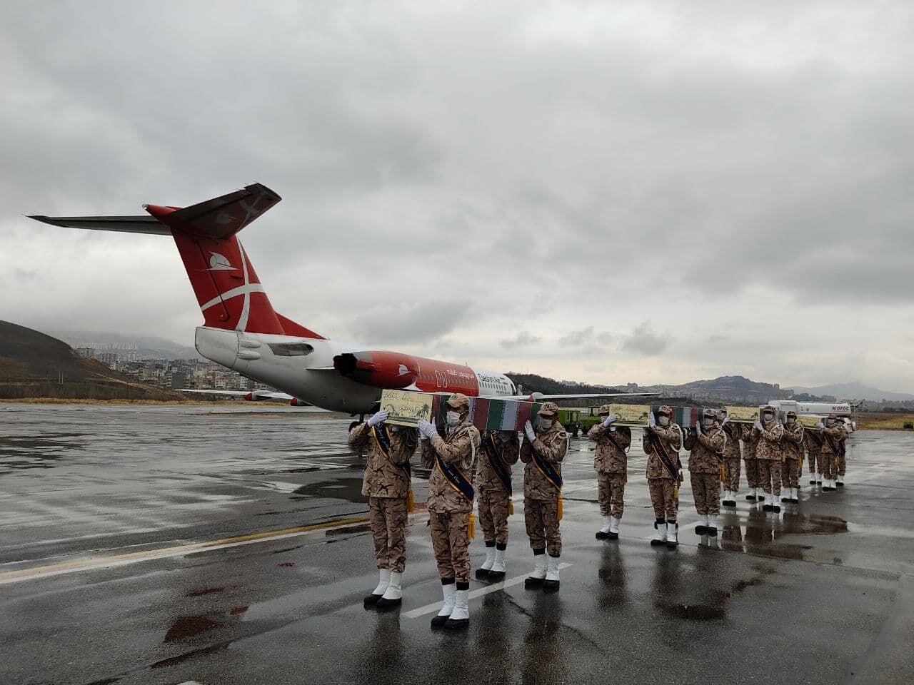 پیکر مطهر چهار شهید گمنام وارد کردستان شد