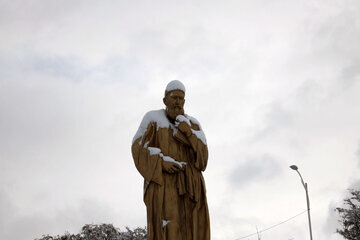 En image le parc Elgolu de Tabriz sous la neige 