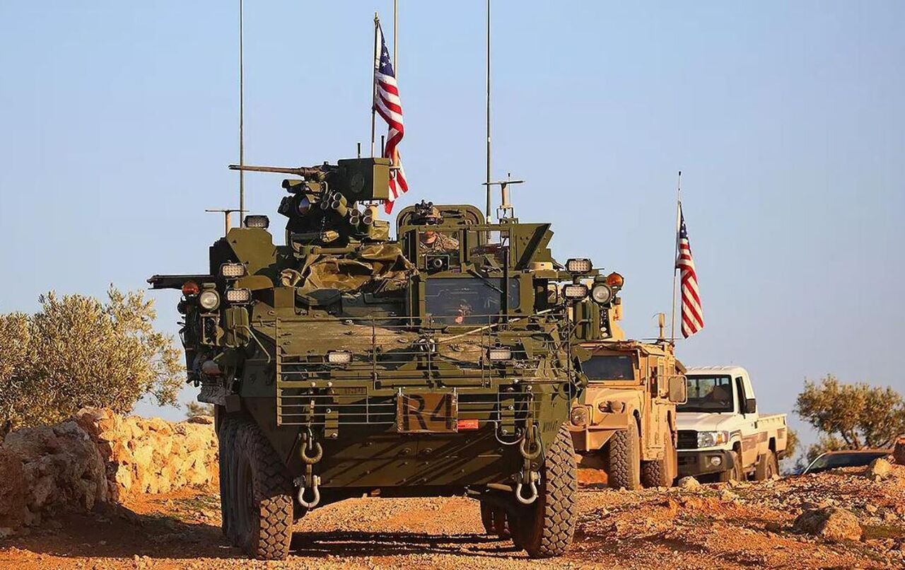 اسپوتنیک: آمریکا در حال انتقال محرمانه سلاح به سوریه است/ حفر تونل ۱۲ کیلومتری در مرز سوریه و عراق