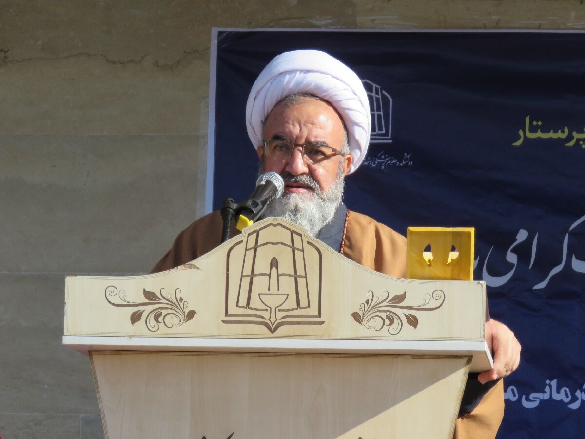 امام جمعه مراغه: پرستاران زینب گونه زندگی می‌کنند