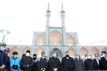 مراسم بدرقه دوچرخه سواران کاروان شهید سلیمانی اصفهان در یزد