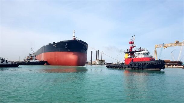 Oil tanker in the Persian Gulf
