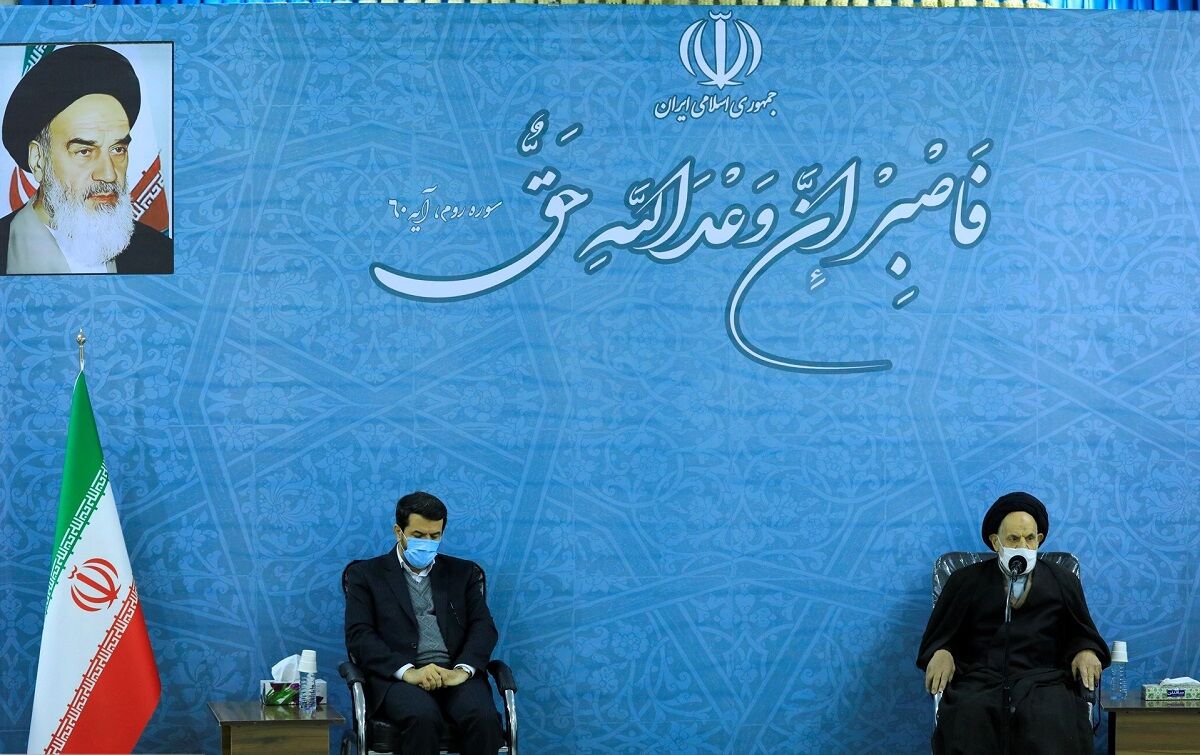 امام جمعه بیرجند: لغزشگاه‌ها از پیش روی دانش‌آموزان برداشته شود