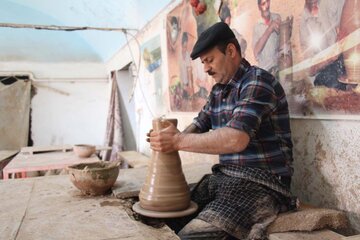 Meybod, où les potiers traduisent le désert