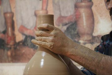 Meybod, où les potiers traduisent le désert