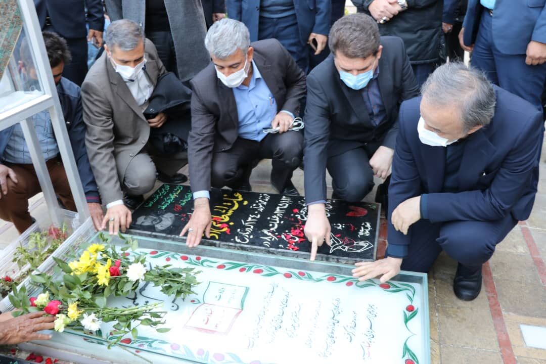 وزیر صمت به مقام شامخ سپهبد شهید سلیمانی ادای احترام کرد 
