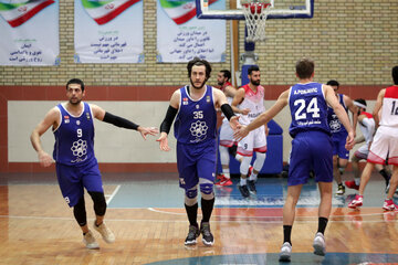 تیم بسکتبال مشهد به دنبال صعود در جدول
