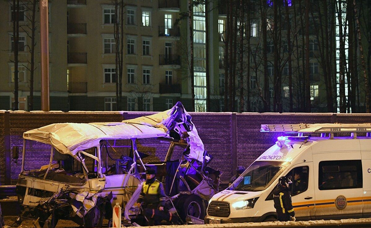 تصادف کامیون با اتوبوس های نظامی در مسکو ۴ کشته به جا گذاشت