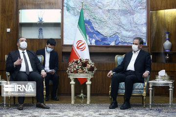 Iraqi Minister of Trade meets with  Iran’s First Vice-President