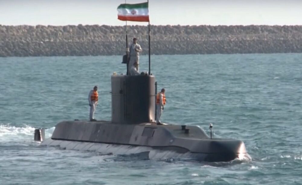 Iranian-made semi-heavy submarine test fires torpedo 