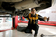 Tebriz'deki ilk araba tamircisi kadın
 
