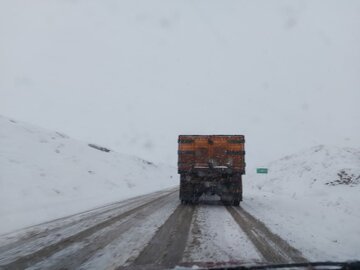 خودروهای سنگین اجازه تردد در جاده های ایلام ندارند